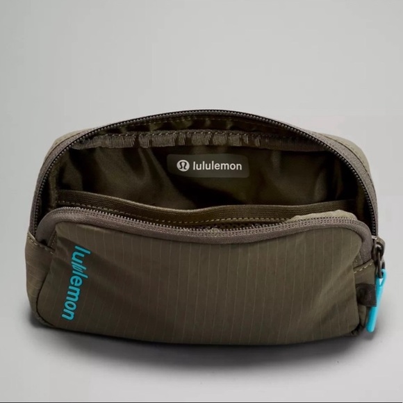 Lululemon mini belt bag - Picture 3 of 4